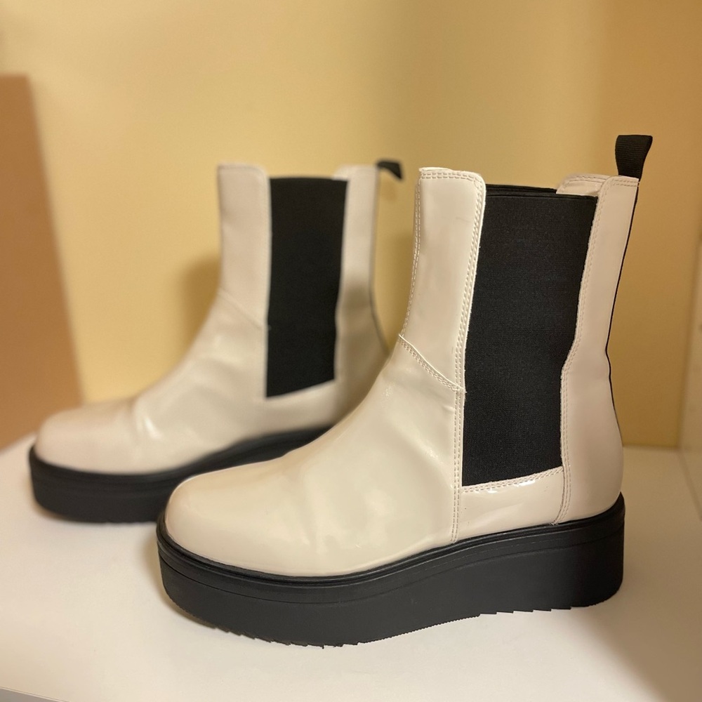 Steve Madden Clarissa Bone Patent Platform Women's Boots-Size 9 - Picture 3 of 9